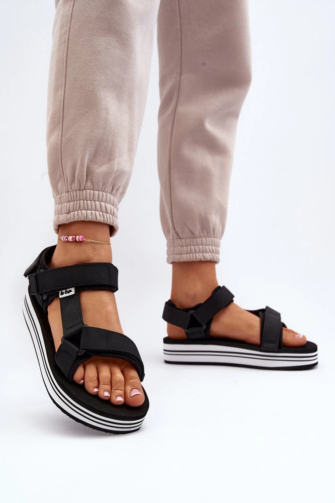 Moteriški platforminiai sandalai juodi Lee Cooper