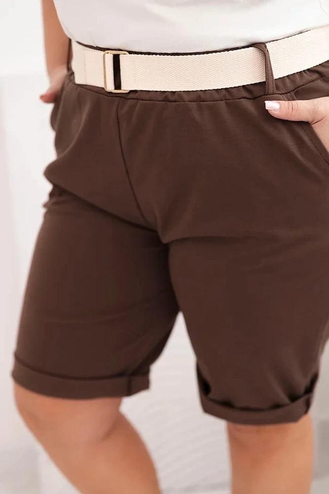 Moteriški Plus Size šortai su diržu, rudos spalvos