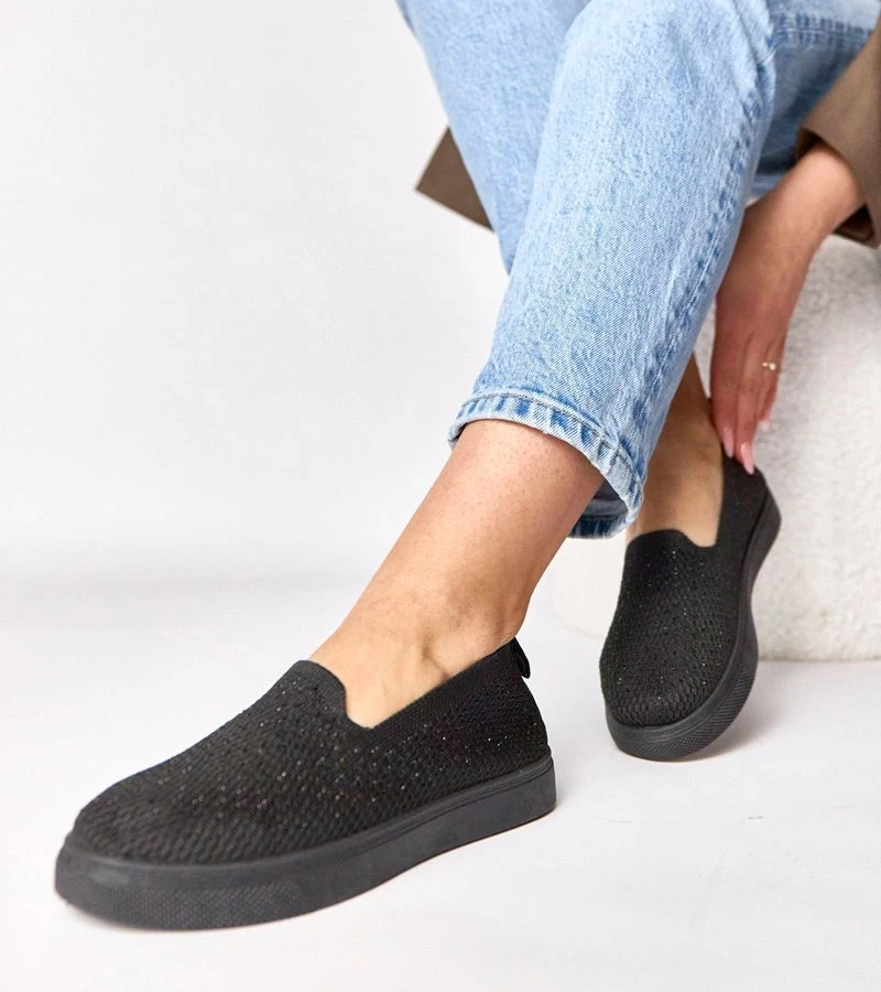 Moteriški slip-on sportbačiai su akutėmis juodi Gabrielle