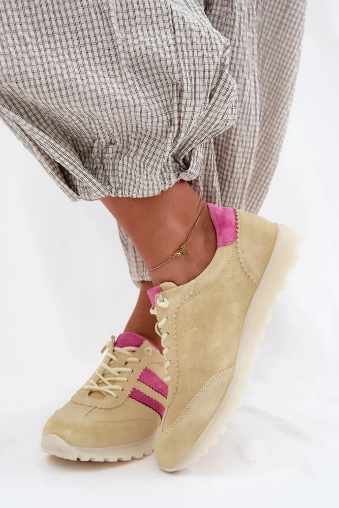 Moteriški sportbačiai iš zomšos Step in style
