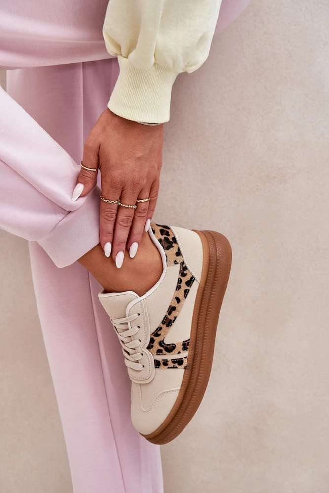 Moteriški sportbačiai su leopardo rašto detalėmis Step in style