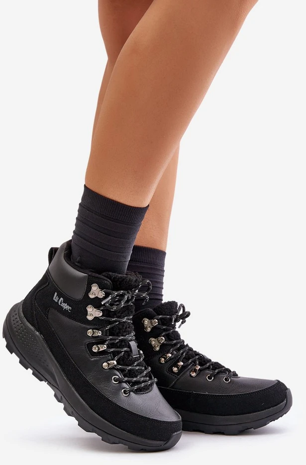 Moteriški užsegami užtrauktuku lengvi batai. Juodos spalvos. Lee Cooper