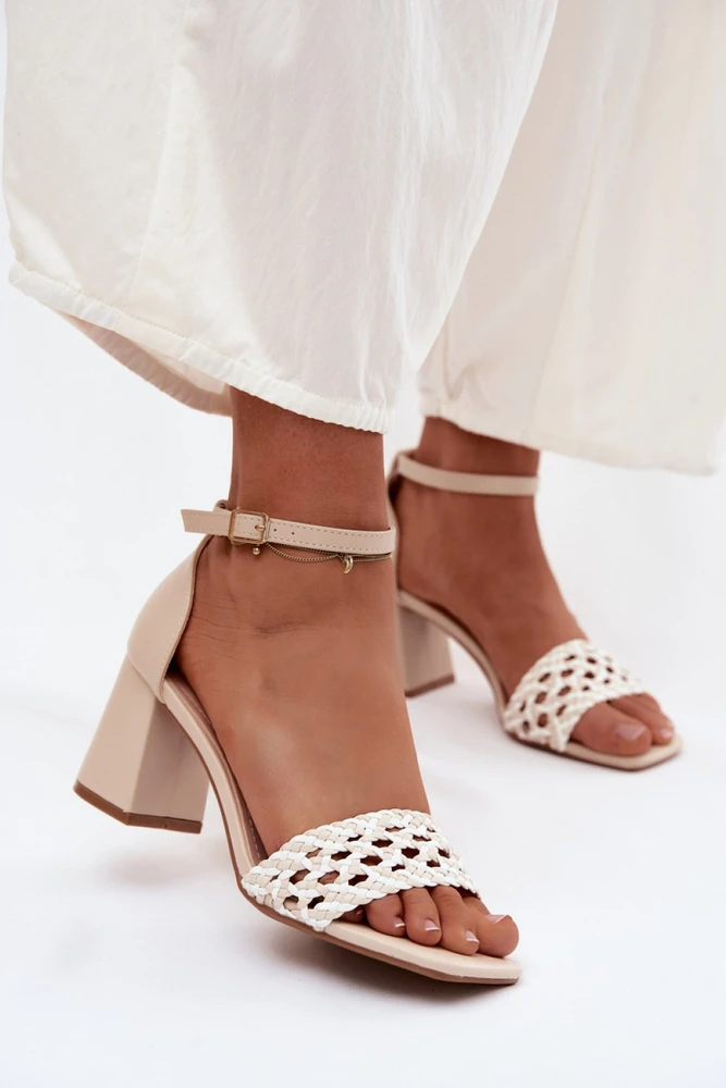 Moteriškos basutės su storu kulnu Step in style