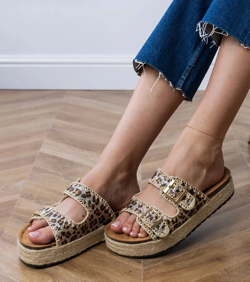 Moteriškos panterinės espadrilės šlepetės su sagtimis