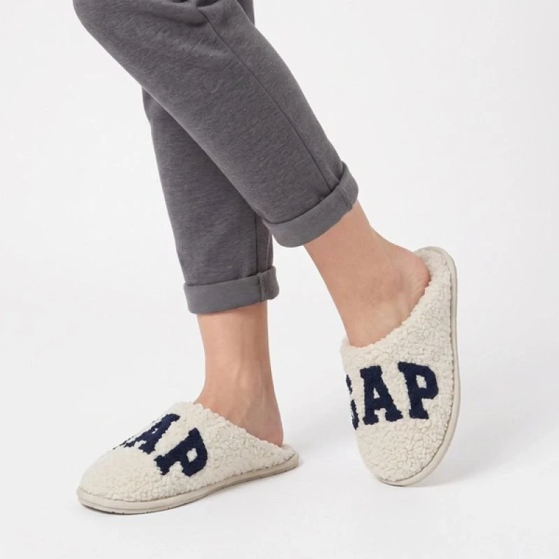 Moteriškos pašiltintos šlepetės GAP Plano II, smėlio