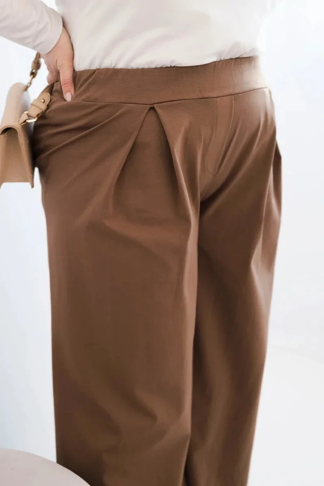 Moteriškos Plus Size plačios kelnės su klostėmis, kapučino spalvos
