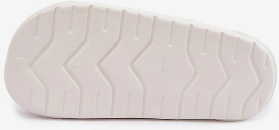 Moteriškos putplasčio klumpės su mėlynu dirželiu