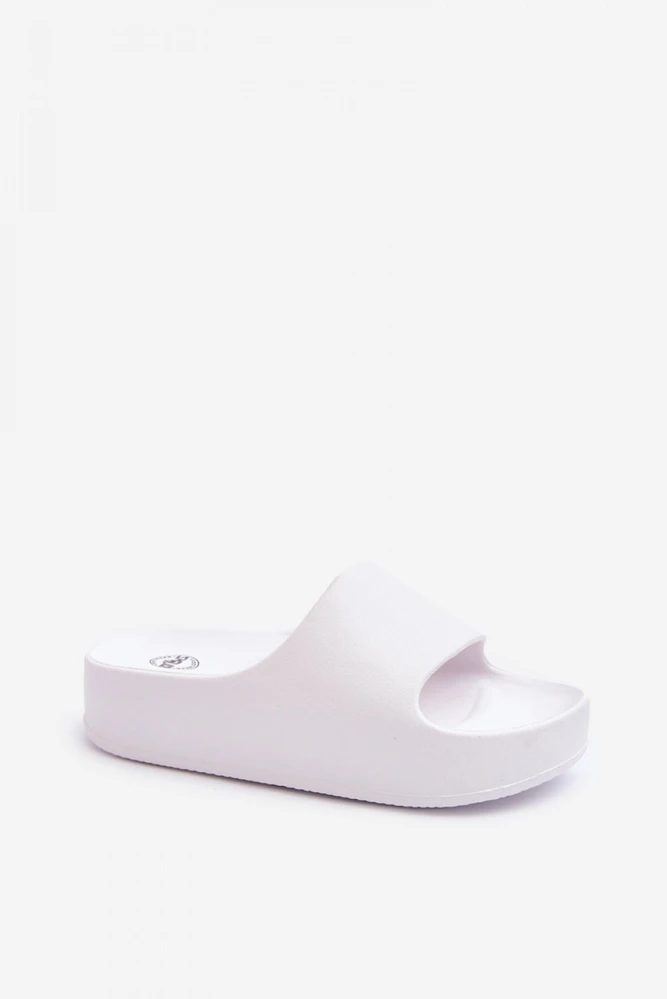 Moteriškos šlepetės ant masyvios platformos STEP IN STYLE, balti