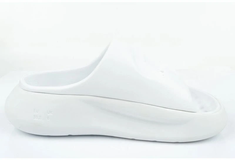 Moteriškos šlepetės Lacoste Serve Slide, baltos