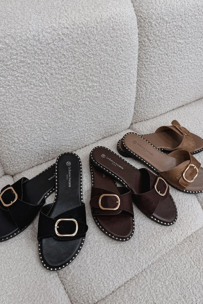 Moteriškos šlepetės su auksine sagtimi juodos Selivelle