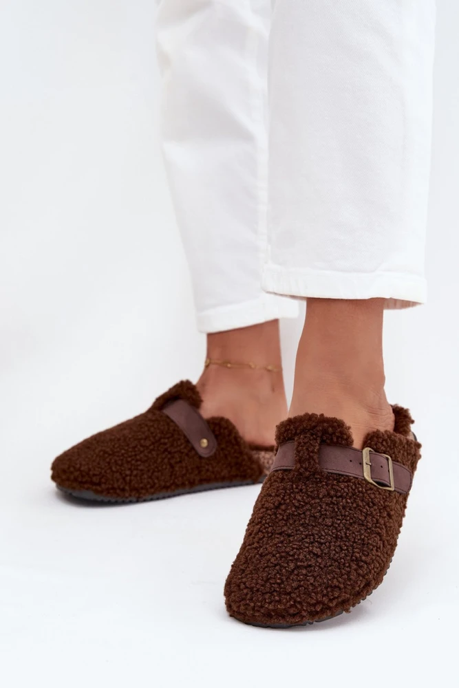 Moteriškos šlepetės su dirželiu Step in style