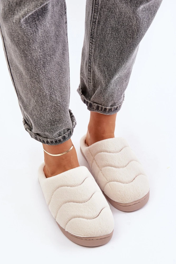 Moteriškos šlepetės su kailiuku Step in style