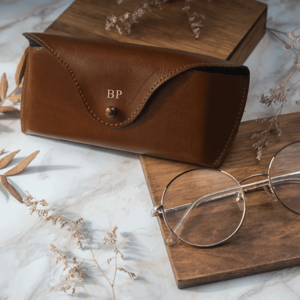 Kelioninis Solier Accessories Genuine leather spectacle case Solier SA37 camel