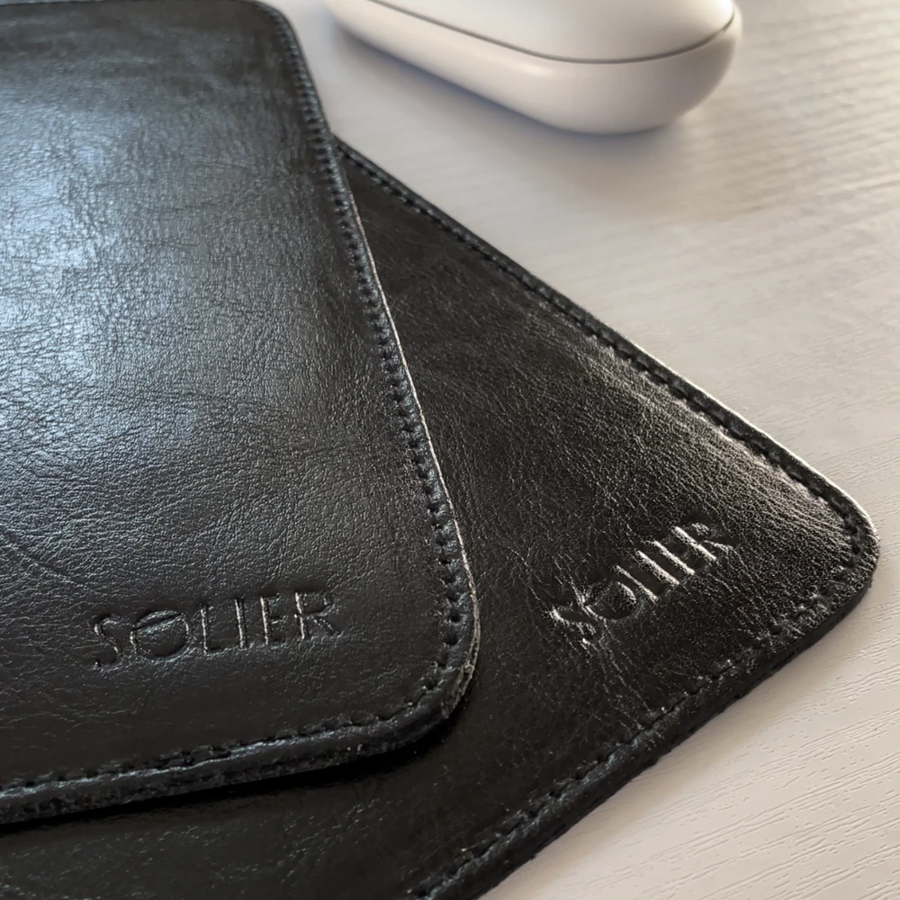 Solier Accessories Natūralios odos pelės kilimėlis Solier SA42 - Juodas