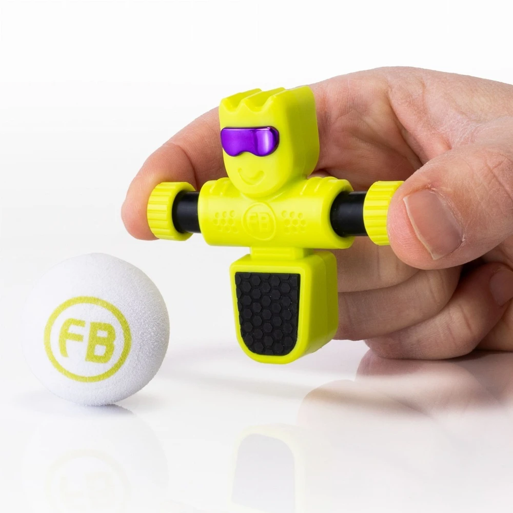 Fat Brain Toys Naujos kartos stalo futbolininkai - FOOSBOTS VOLT