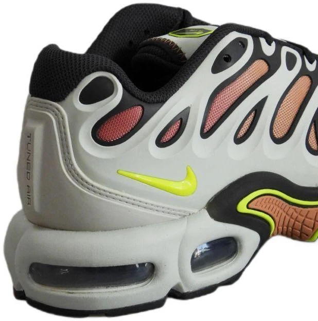 Nike Air Max Plus Drift Šviesiai sidabrinė/Volt Vyriški sportbačiai - FD4290-009