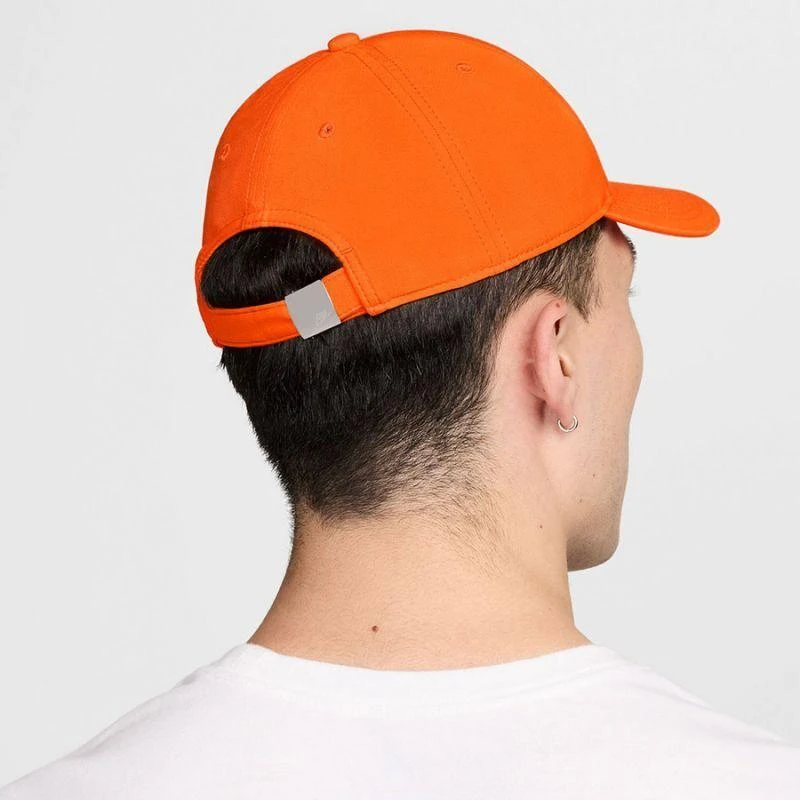 Nike Club Struktūruotos metalinės logotipo FB5371-819 kepuraitė