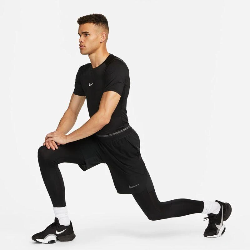 Nike Pro prigludusio silueto trumpomis rankovėmis Dri-FIT treniruočių marškinėliai FB7932-010