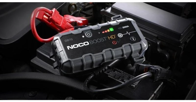 NOCO GB70 Boost 12V 2000A Jump Starter starteris su integruota 12V/USB baterija
