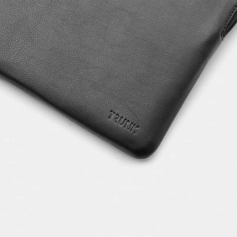 Trunk Leather Sleeve do MacBook 14" juodas