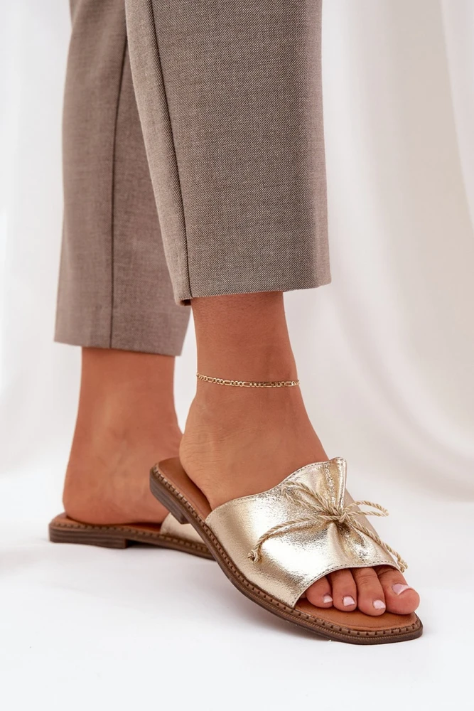 Odos imitacijos moteriškos šlepetės su kaspinu Step in style