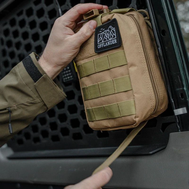 Kelioninis Offlander taktinė "Molle" dėtuvė su pirmosios pagalbos rinkiniu OFF_CACC_09KH