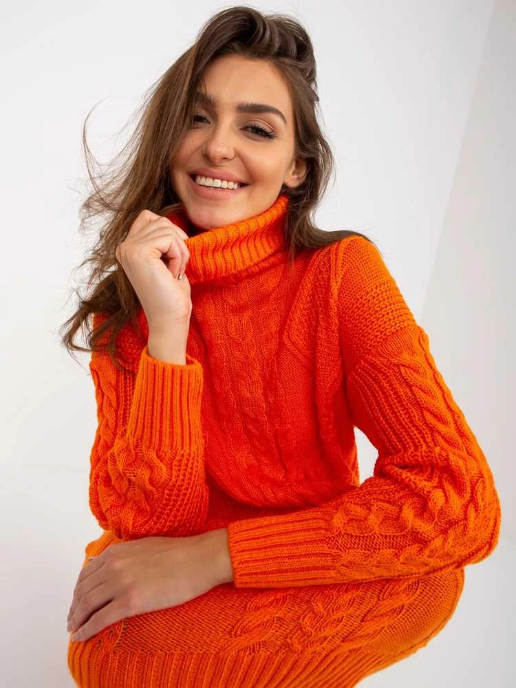 Oranžinis megztinis