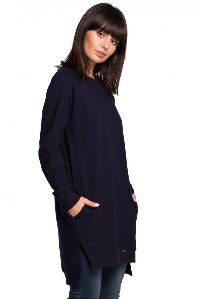 Oversize megztinis su šoninėmis iškirptėmis BeWear
