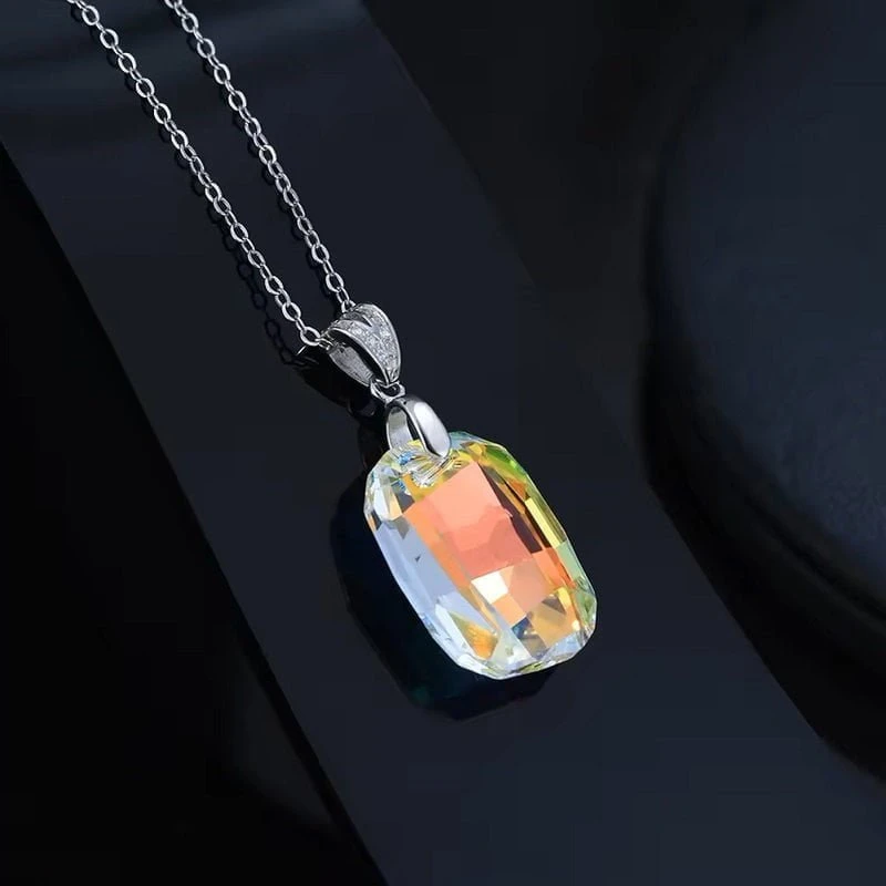 Sidabrinis pakabukas Crystal