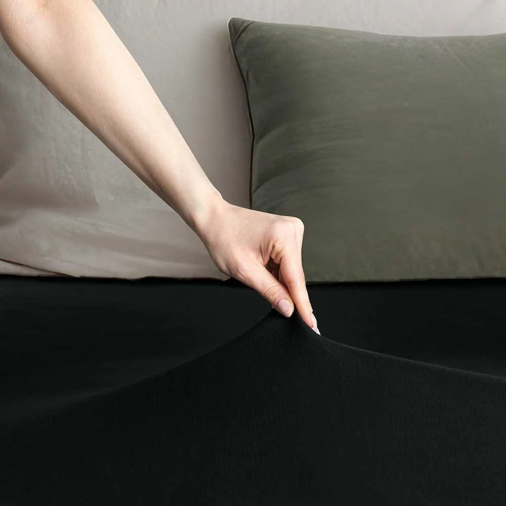 Paklodė DecoKing Amber Juoda, 180x200 cm, su guma
