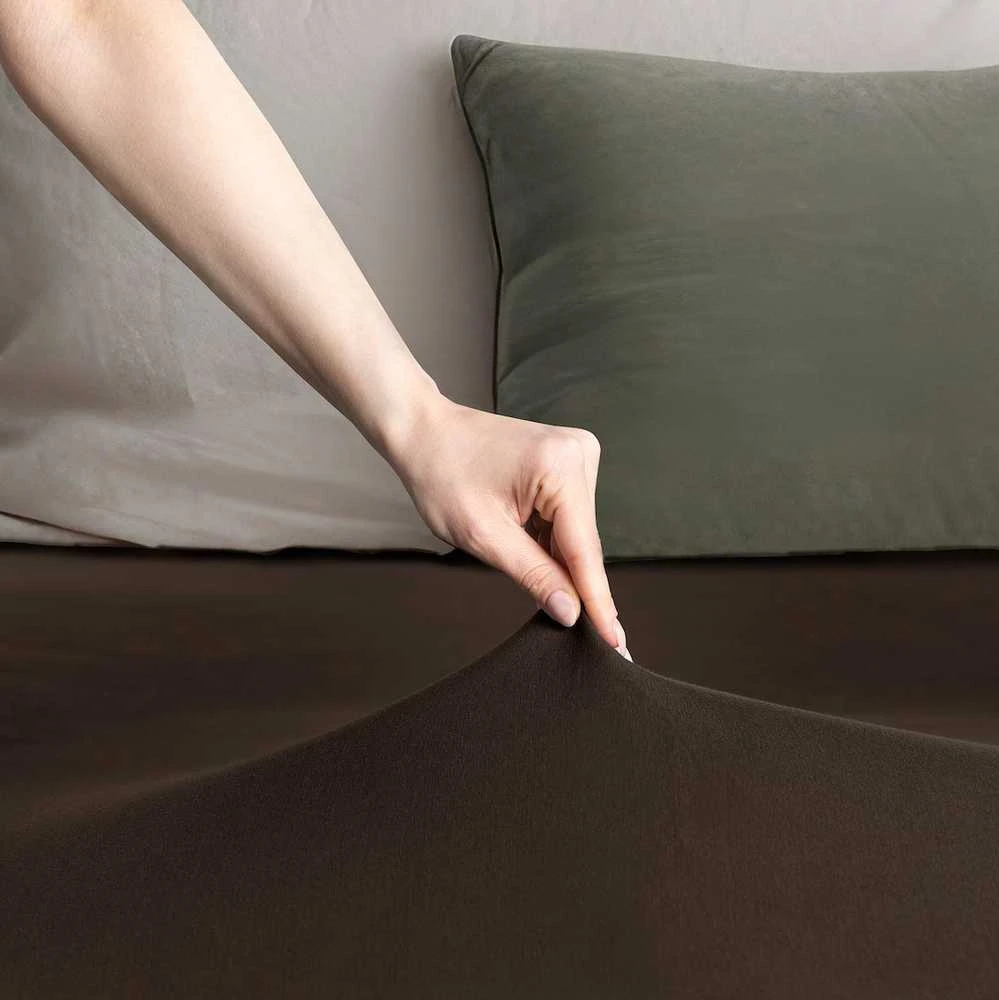 Paklodė DecoKing Amber Tamsiai ruda, 240x200 cm, su guma