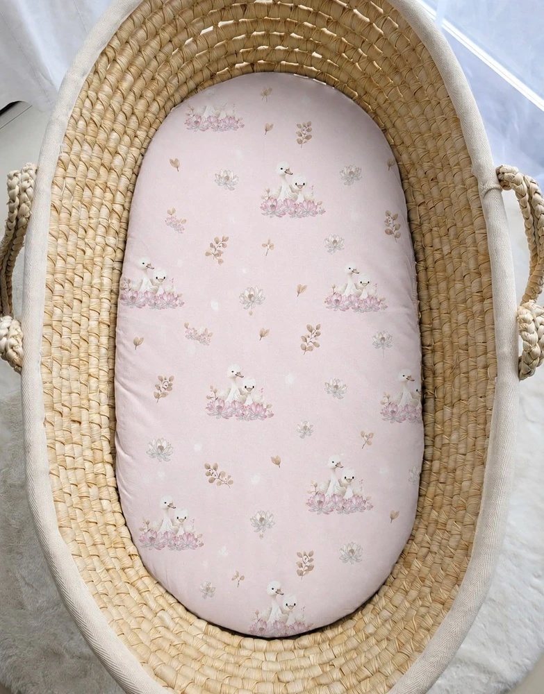 Paklodė su guma Moses krepšiui ir vežimėlio lopšiui 75 × 35 cm My Sweet Baby Little Swans