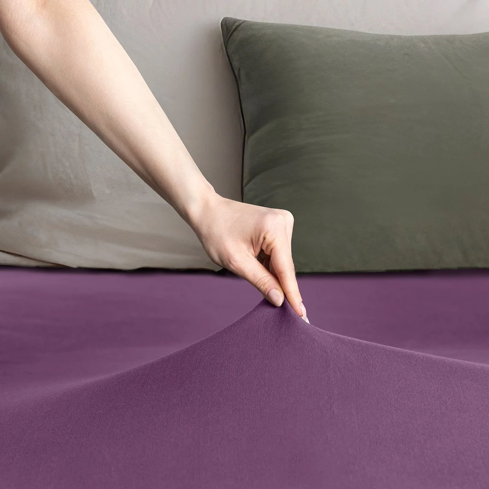 DecoKing Paklodė su guma vyšninė–gintarinė 120–140×200+30