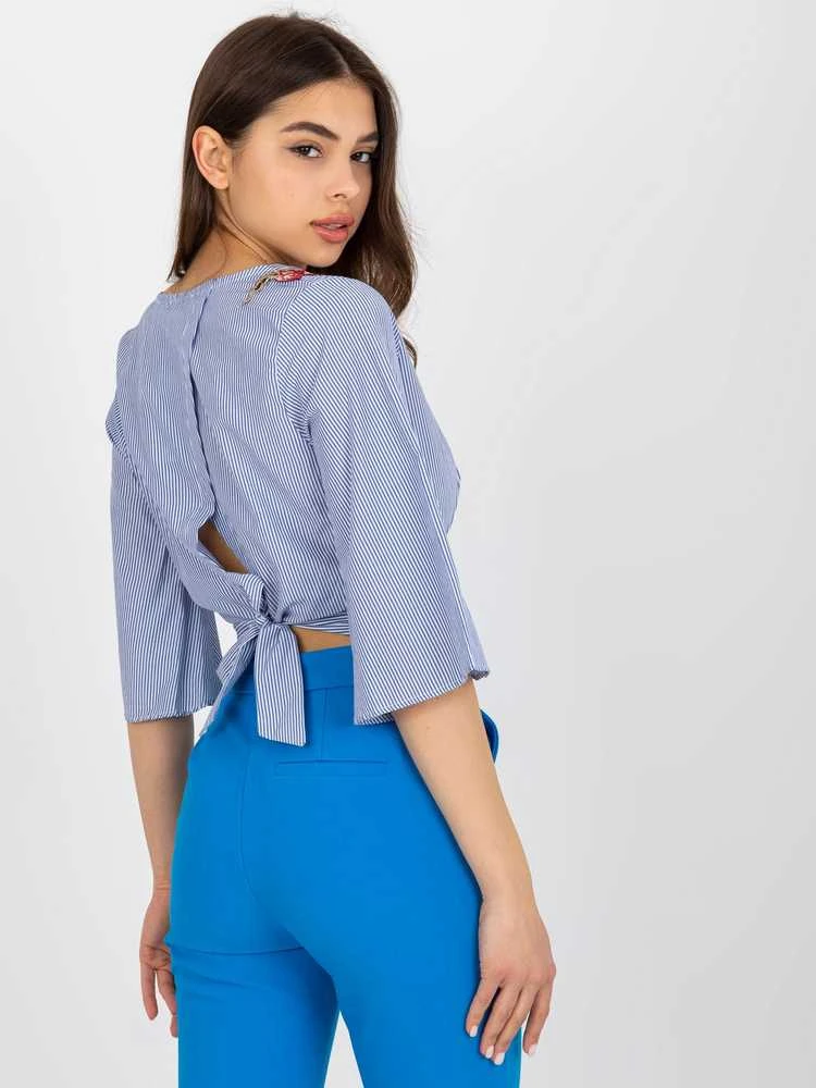 Palaidinė balta-tamsvai mėlyna