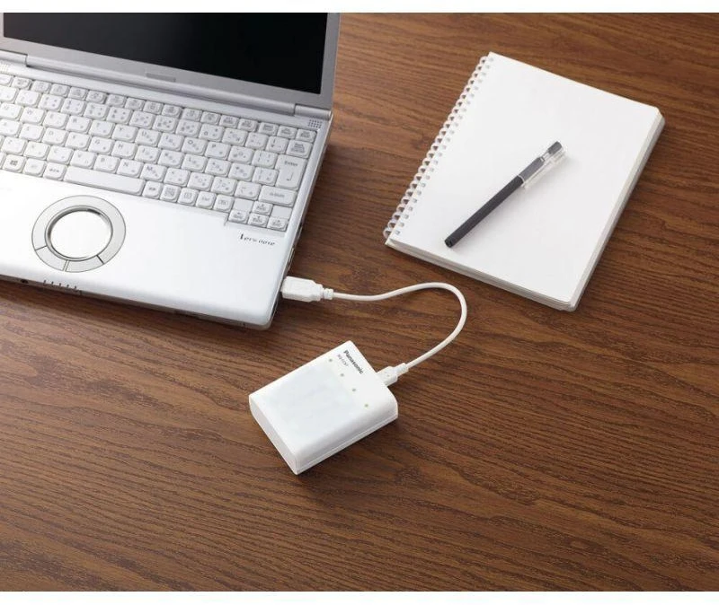 Ausinės PANASONIC SMARTPLUS USB ĮKROVIKLIS + 4 x AA ENELOOP 2000 mAh