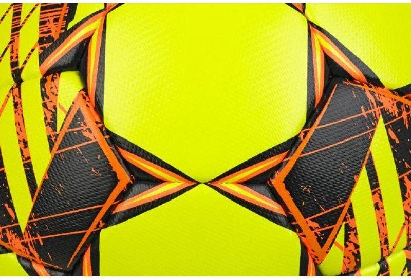 Pasirinkite „Flash Turf T26-17788“ futbolo kamuolį