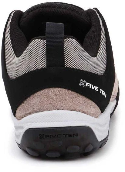 Penkių dešimčių vadovo „Tennie Twine M 5404“ alpinizmo batai