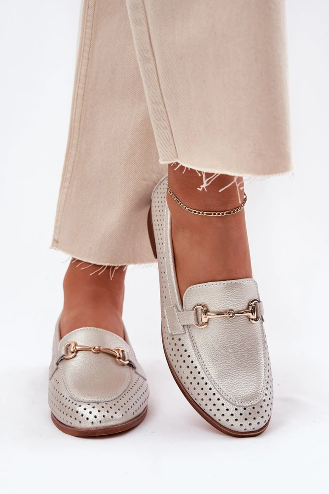 Perforuoti mokasinai su dekoratyvine sagtimi Step in style