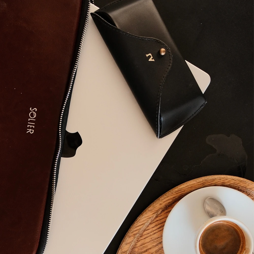 Solier Accessories Personalized genuine leather spectacle case Solier SA37 juodas