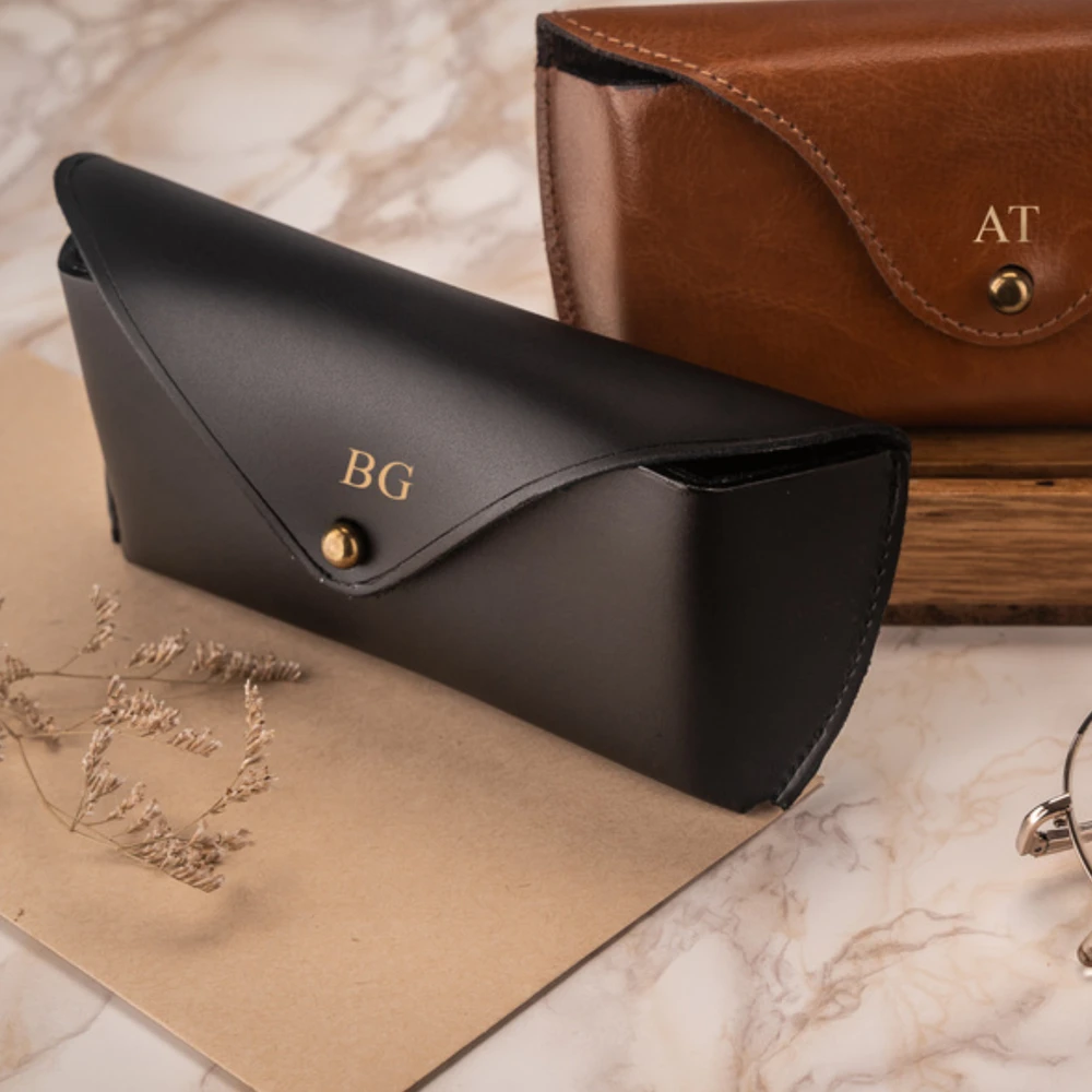 Solier Accessories Personalized genuine leather spectacle case Solier SA37 juodas