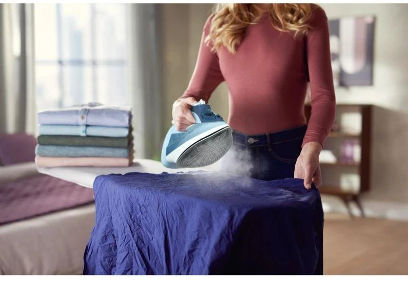 Philips 5000 Series Garų lygintuvas DST5030/20 2400 W galia 45 g/min nenutrūkstamas garas 180 g garo pripūtimas SteamGlide Plus