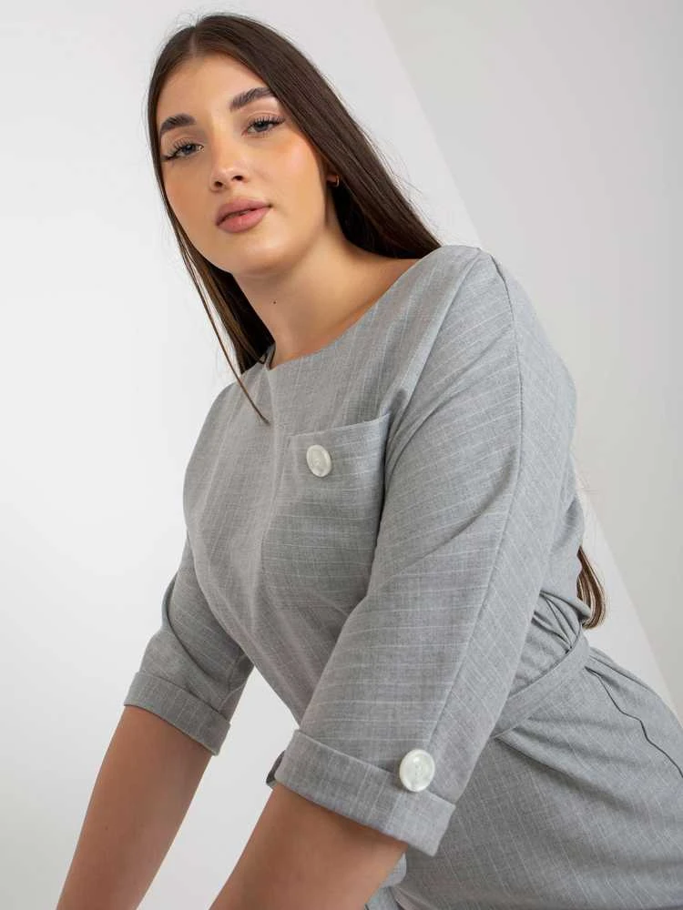 Pilka suknelė