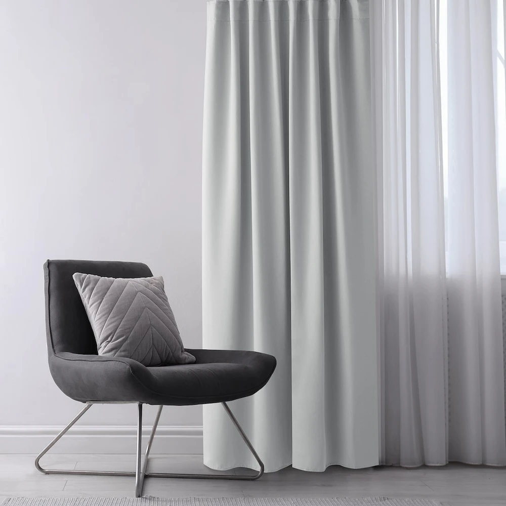 Pilka užuolaida su kilpomis AmeliaHome 140 × 175 cm