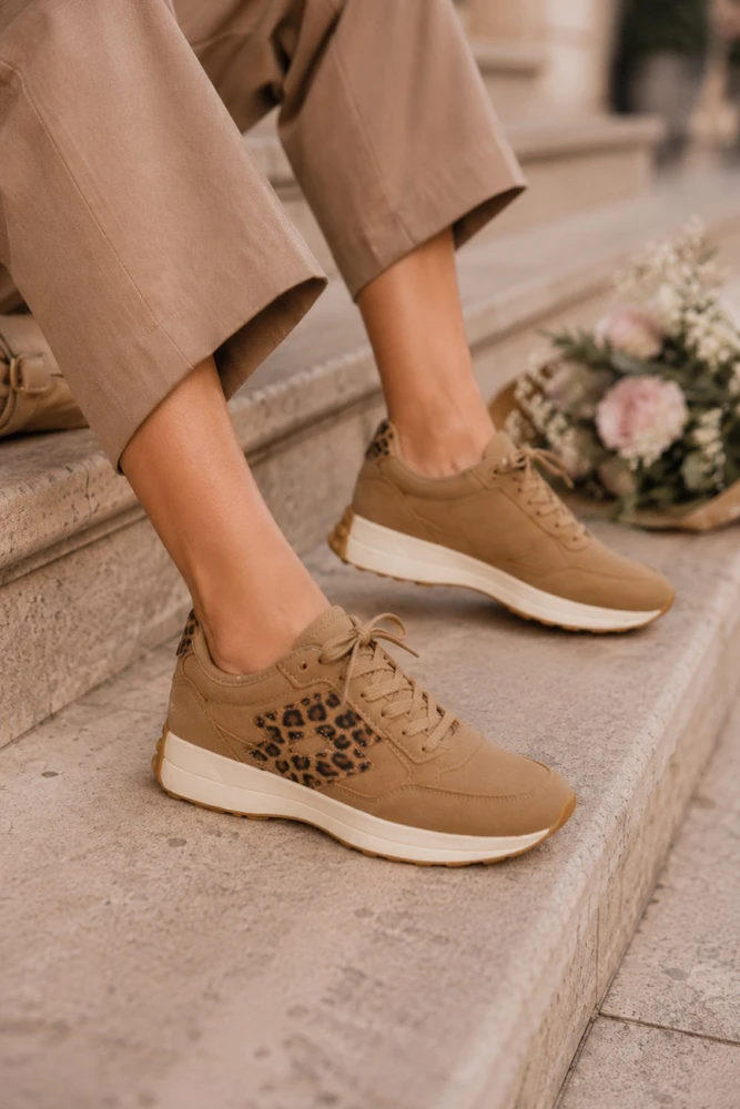 Platforminiai sportiniai bateliai moterims Step in style