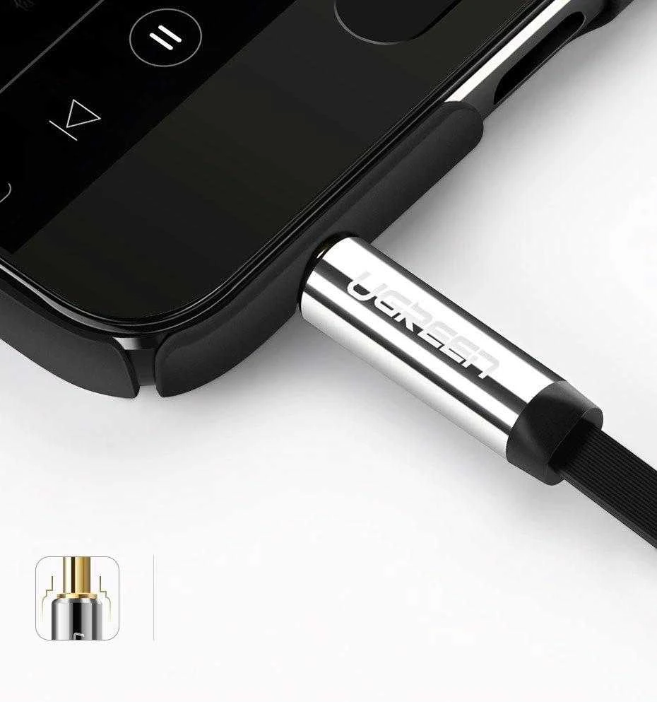 UGREEN mini lizdas 3.5 mm AUX plokščias alkūninis kabelis 1 m (juodas)