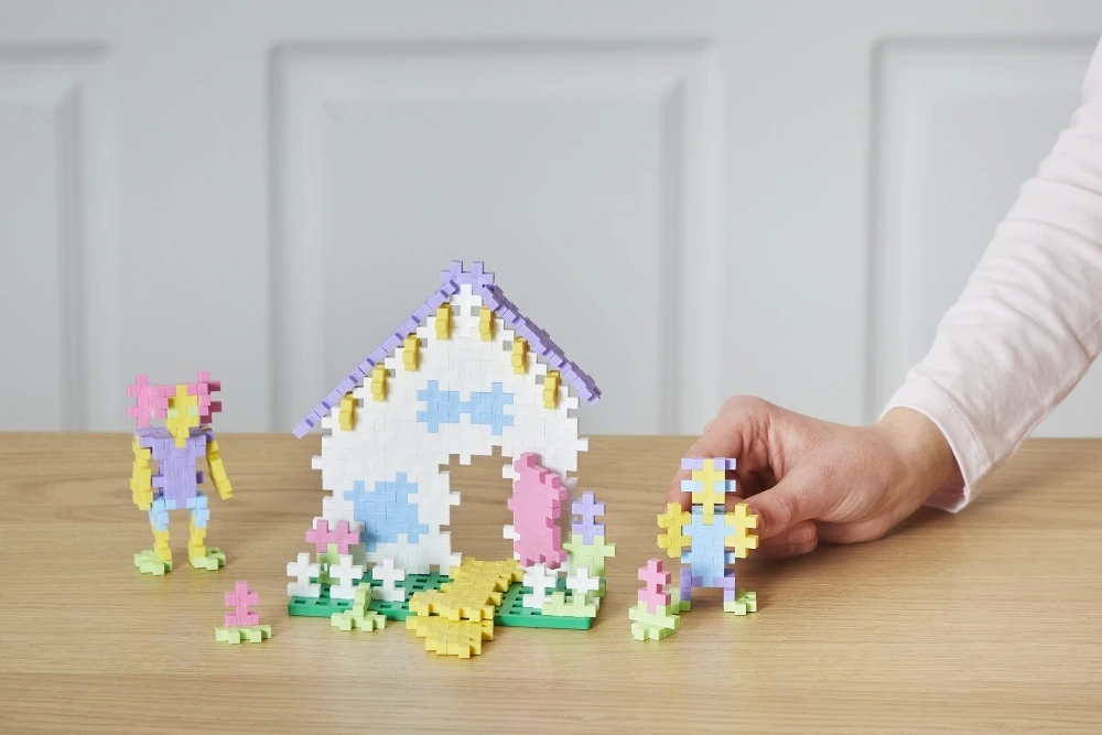 Plus-Plus Mini konstruktorius „1 metras“ – 520 pastelinių detalių (20 mm), 5–12 m.
