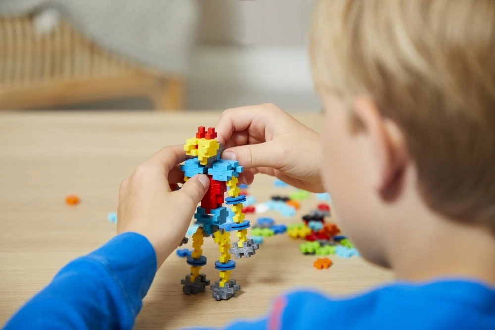 Plus Plus konstruktorius, Mokausi statyti robotus, 275 det.