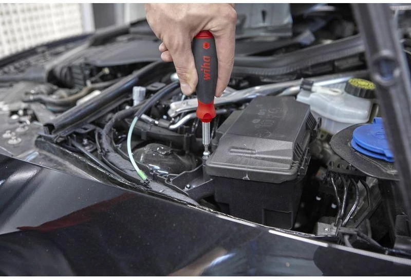 Atsuktuvas su antgaliais (8 vnt.) WIHA PocketMax® magnetinis