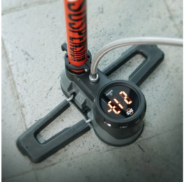 Pompa pastatoma SKS Rennkompressor Suspension