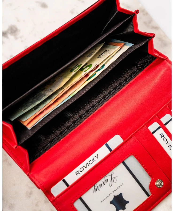 Portfel damski ze skóry ekologicznej w czerwonym kolorze uždaromas na zatrzask i bigiel - 4U Cavaldi